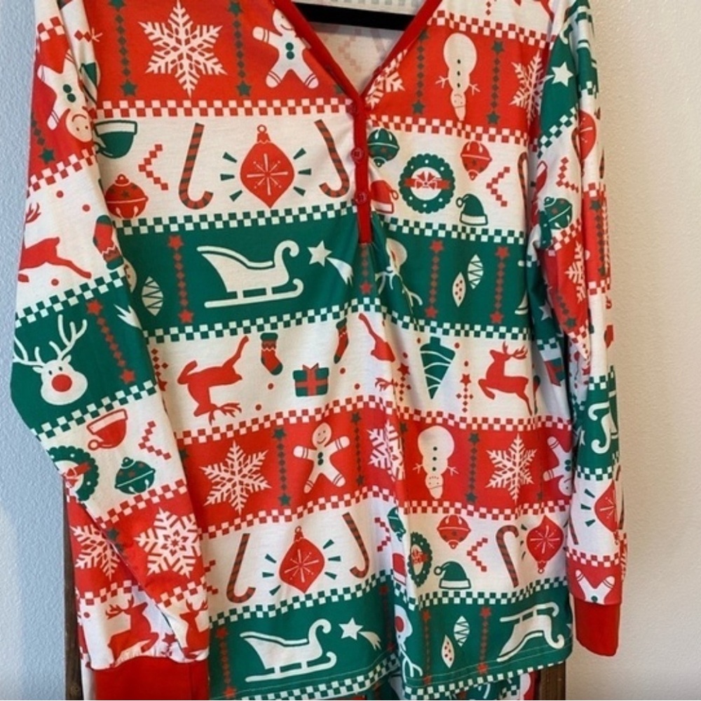 PATPAT 2 piece Christmas Pajamas Size Large EUC - Picture 2 of 8
